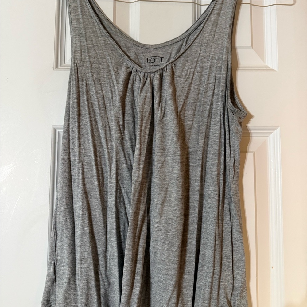 LOFT Gray Scoop Neck Sleeveless Tank